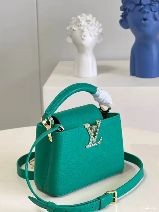 MINI LOUIS CAPUCINES VUITTON 0611